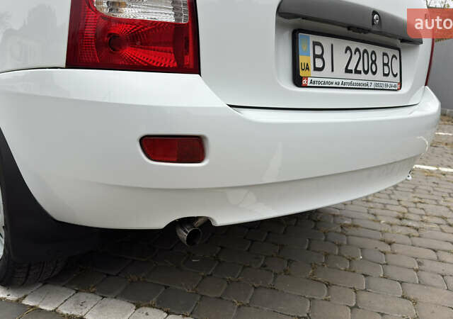 ВАЗ 1117 Калина 2009 в Кременчуге на Automoto.ua Белый ВАЗ 1117 Калина, объемом двигателя 1.4 л и пробегом 19 тыс. км за 4000 $, фото 55 на Automoto.ua