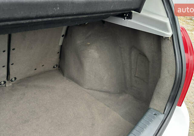 ВАЗ 1117 Калина 2009 в Кременчуге на Automoto.ua Белый ВАЗ 1117 Калина, объемом двигателя 1.4 л и пробегом 19 тыс. км за 3950 $, фото 144 на Automoto.ua