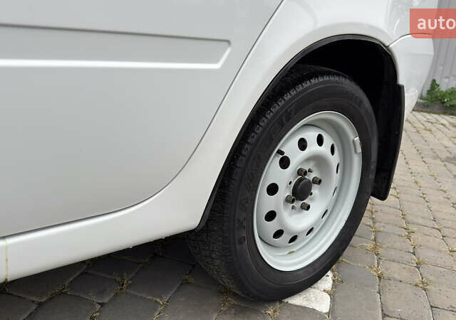 ВАЗ 1117 Калина 2009 в Кременчуге на Automoto.ua Белый ВАЗ 1117 Калина, объемом двигателя 1.4 л и пробегом 19 тыс. км за 4000 $, фото 77 на Automoto.ua