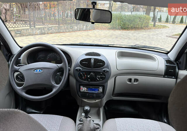 Белый ВАЗ 1117 Калина, объемом двигателя 1.4 л и пробегом 19 тыс. км за 3700 $, фото 136 на Automoto.ua