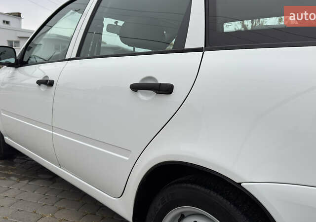 ВАЗ 1117 Калина 2009 в Кременчуге на Automoto.ua Белый ВАЗ 1117 Калина, объемом двигателя 1.4 л и пробегом 19 тыс. км за 3950 $, фото 63 на Automoto.ua