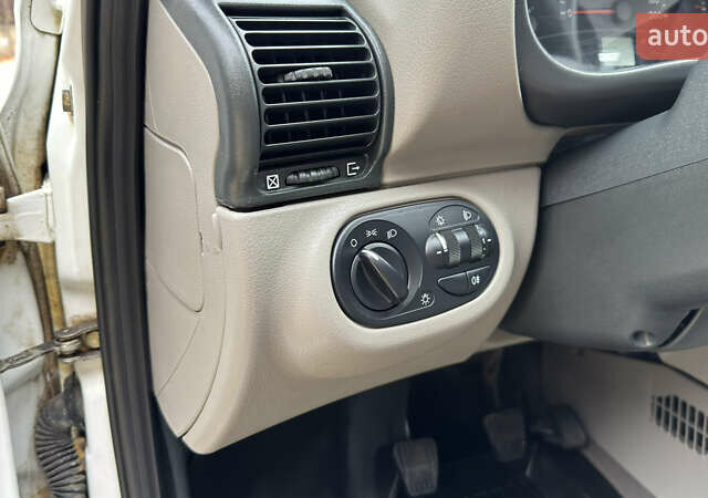 Белый ВАЗ 1117 Калина, объемом двигателя 1.4 л и пробегом 19 тыс. км за 3590 $, фото 94 на Automoto.ua