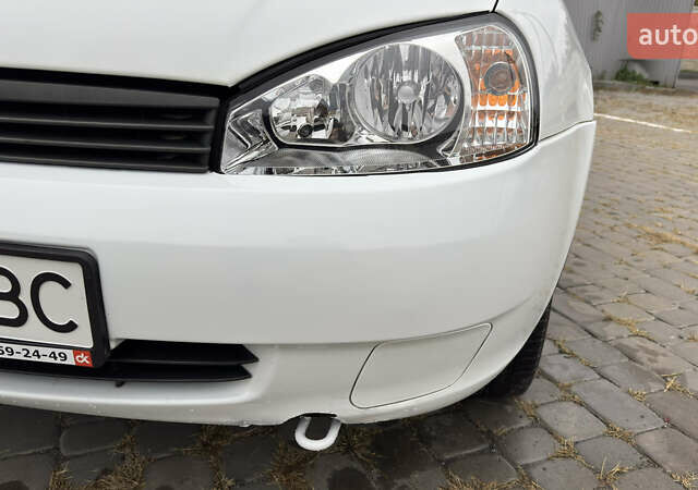 ВАЗ 1117 Калина 2009 в Кременчуге на Automoto.ua Белый ВАЗ 1117 Калина, объемом двигателя 1.4 л и пробегом 19 тыс. км за 3950 $, фото 28 на Automoto.ua