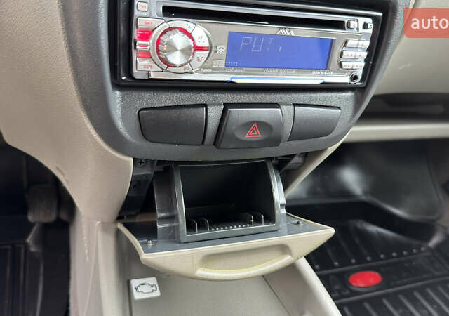 Білий ВАЗ 1117 Калина, об'ємом двигуна 1.4 л та пробігом 19 тис. км за 3590 $, фото 101 на Automoto.ua