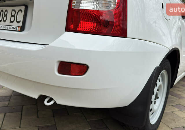 Белый ВАЗ 1117 Калина, объемом двигателя 1.4 л и пробегом 19 тыс. км за 3700 $, фото 53 на Automoto.ua