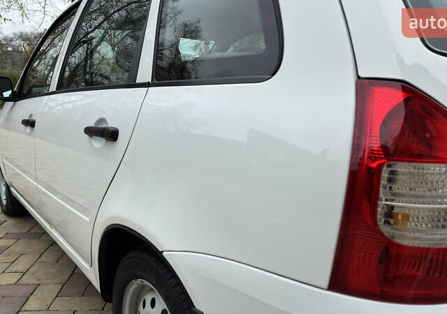 Белый ВАЗ 1117 Калина, объемом двигателя 1.4 л и пробегом 19 тыс. км за 3590 $, фото 64 на Automoto.ua