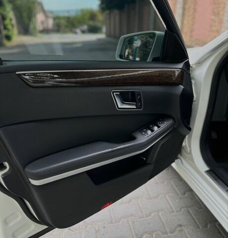 ВАЗ 1117 Калина 2012 у Чернівцях на Automoto.ua Білий ВАЗ 1117 Калина, об'ємом двигуна 2.1 л та пробігом 380 тис. км за 8800 $, фото 7 на Automoto.ua