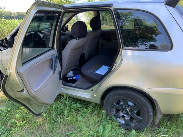 Бежевый ВАЗ 1117 Калина, объемом двигателя 1.6 л и пробегом 250 тыс. км за 2376 $, фото 4 на Automoto.ua