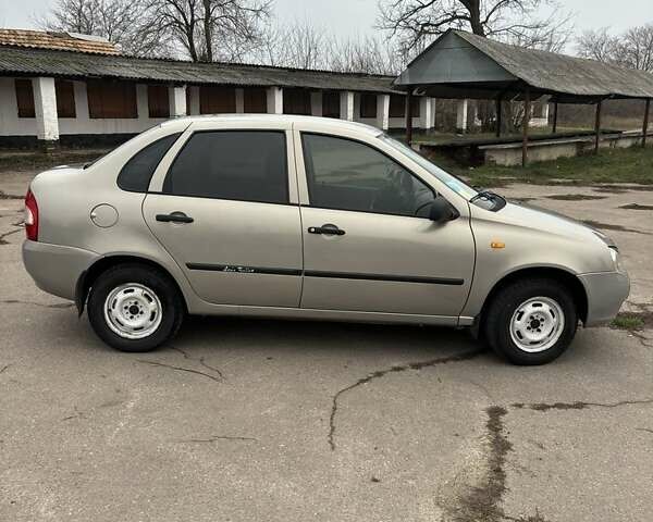 Бежевий ВАЗ 1117 Калина, об'ємом двигуна 1.6 л та пробігом 112 тис. км за 2750 $, фото 1 на Automoto.ua