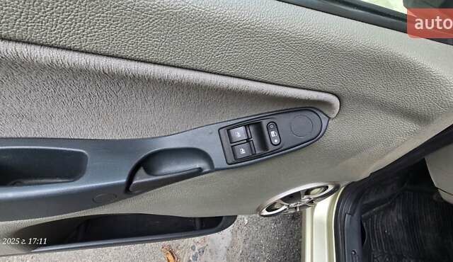 Бежевый ВАЗ 1117 Калина, объемом двигателя 1.4 л и пробегом 113 тыс. км за 2350 $, фото 10 на Automoto.ua