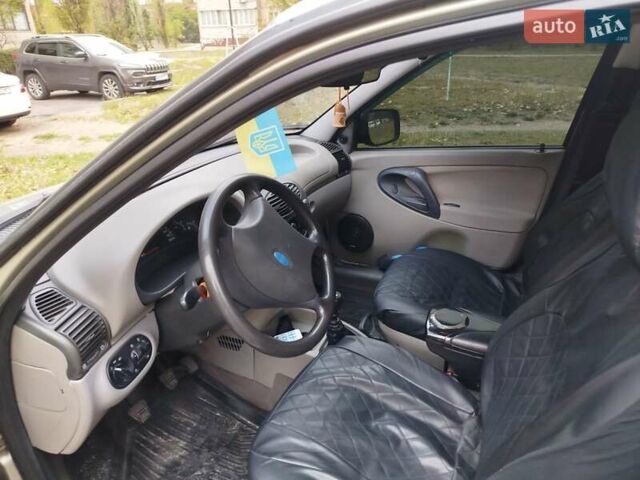 Бежевый ВАЗ 1117 Калина, объемом двигателя 1.39 л и пробегом 118 тыс. км за 3000 $, фото 1 на Automoto.ua