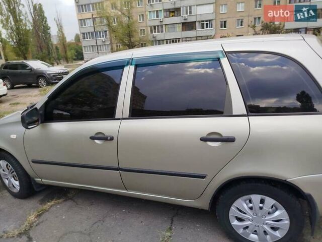 Бежевый ВАЗ 1117 Калина, объемом двигателя 1.39 л и пробегом 118 тыс. км за 3000 $, фото 3 на Automoto.ua