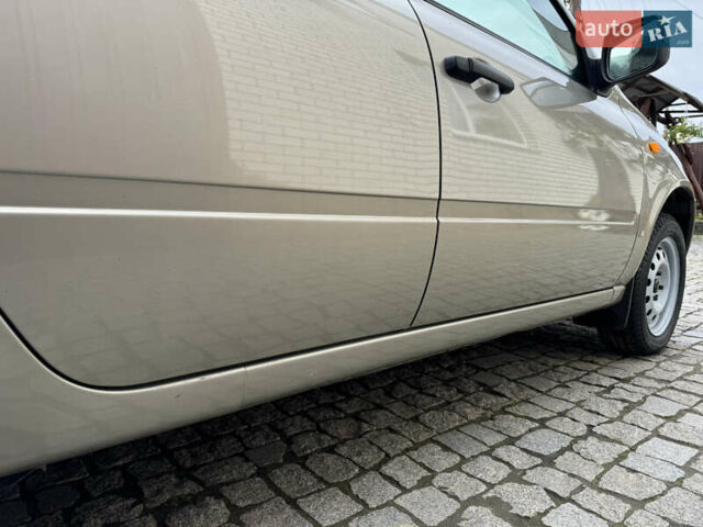 Бежевый ВАЗ 1117 Калина, объемом двигателя 1.6 л и пробегом 60 тыс. км за 3550 $, фото 8 на Automoto.ua