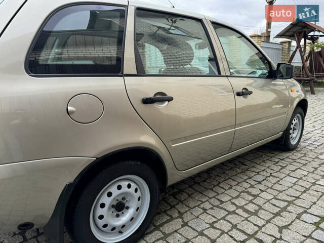 Бежевый ВАЗ 1117 Калина, объемом двигателя 1.6 л и пробегом 60 тыс. км за 3550 $, фото 7 на Automoto.ua