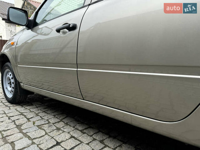 Бежевый ВАЗ 1117 Калина, объемом двигателя 1.6 л и пробегом 60 тыс. км за 3550 $, фото 14 на Automoto.ua