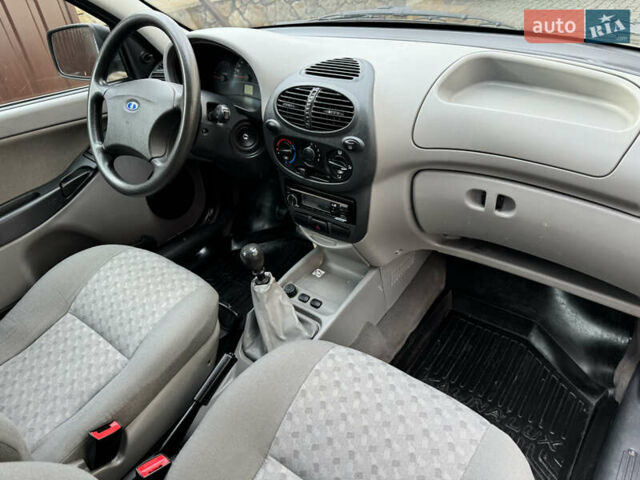 Бежевый ВАЗ 1117 Калина, объемом двигателя 1.6 л и пробегом 60 тыс. км за 3550 $, фото 30 на Automoto.ua