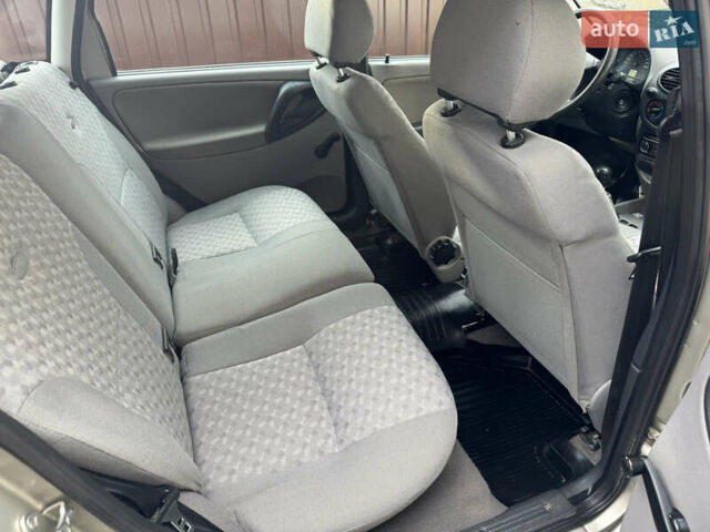 Бежевый ВАЗ 1117 Калина, объемом двигателя 1.6 л и пробегом 60 тыс. км за 3550 $, фото 27 на Automoto.ua