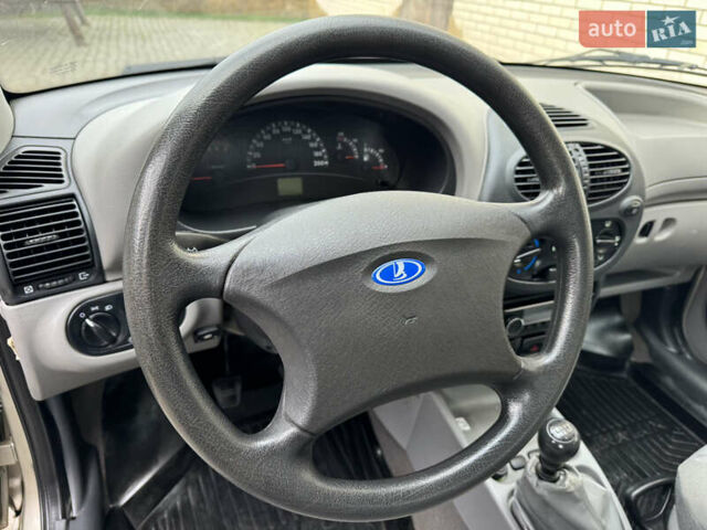 Бежевый ВАЗ 1117 Калина, объемом двигателя 1.6 л и пробегом 60 тыс. км за 3550 $, фото 21 на Automoto.ua