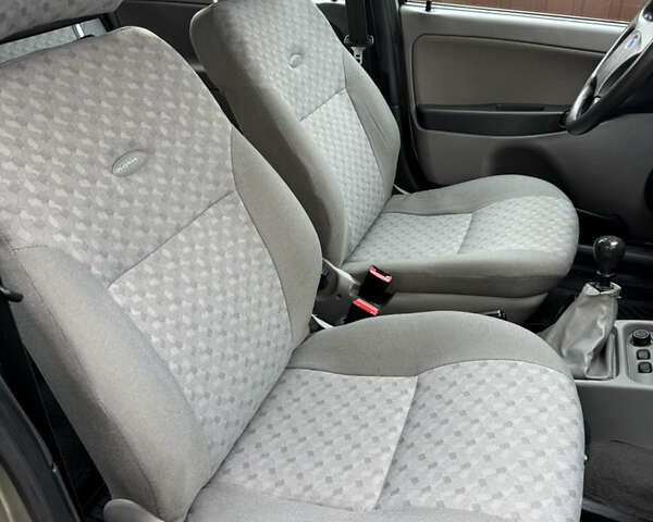 Бежевый ВАЗ 1117 Калина, объемом двигателя 1.6 л и пробегом 60 тыс. км за 3550 $, фото 31 на Automoto.ua