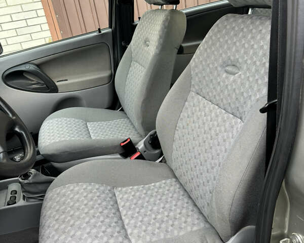 Бежевый ВАЗ 1117 Калина, объемом двигателя 1.6 л и пробегом 60 тыс. км за 3550 $, фото 19 на Automoto.ua