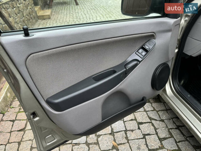 Бежевый ВАЗ 1117 Калина, объемом двигателя 1.6 л и пробегом 60 тыс. км за 3550 $, фото 17 на Automoto.ua