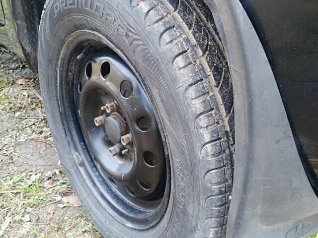 Чорний ВАЗ 1117 Калина, об'ємом двигуна 1.4 л та пробігом 128 тис. км за 2300 $, фото 1 на Automoto.ua