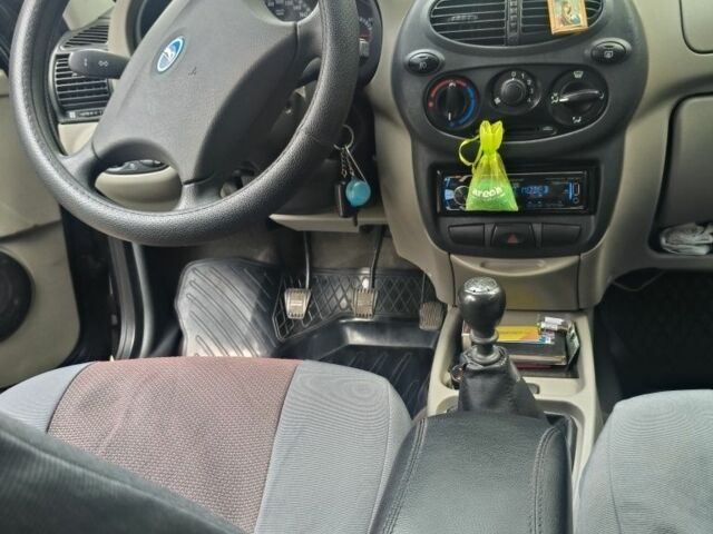 Чорний ВАЗ 1117 Калина, об'ємом двигуна 1.4 л та пробігом 80 тис. км за 3500 $, фото 6 на Automoto.ua