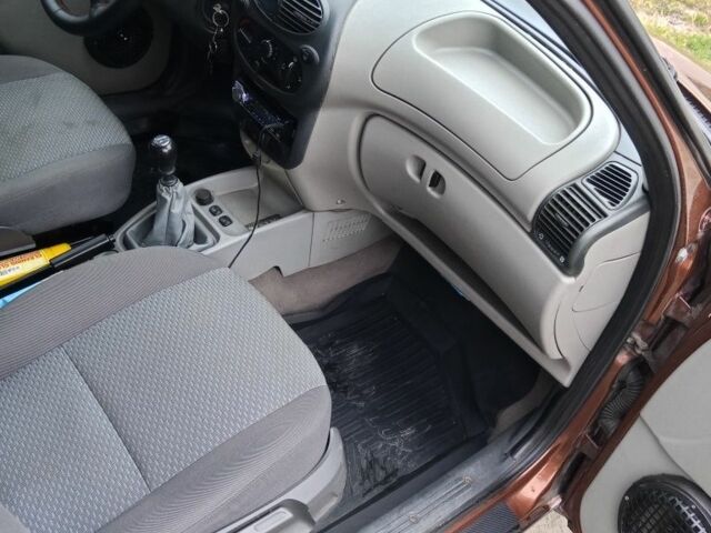 Коричневый ВАЗ 1117 Калина, объемом двигателя 1.4 л и пробегом 312 тыс. км за 2300 $, фото 7 на Automoto.ua