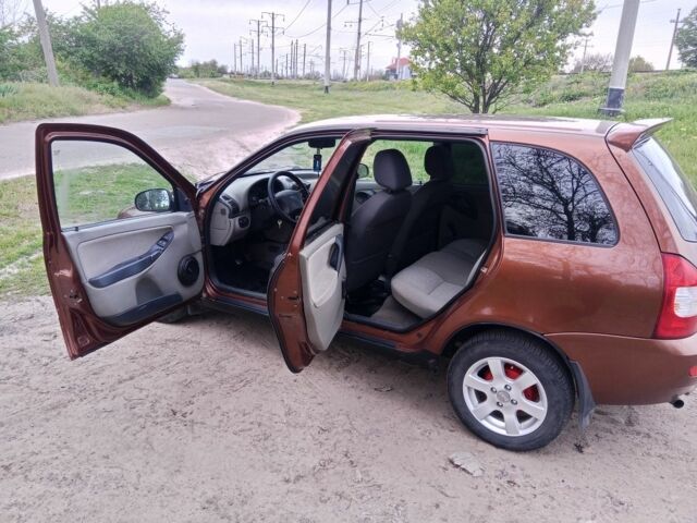 Коричневый ВАЗ 1117 Калина, объемом двигателя 1.4 л и пробегом 312 тыс. км за 2300 $, фото 13 на Automoto.ua