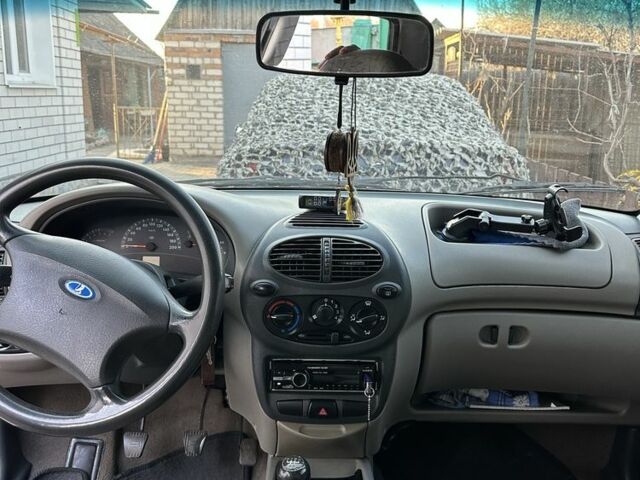 Красный ВАЗ 1117 Калина, объемом двигателя 0 л и пробегом 267 тыс. км за 1999 $, фото 6 на Automoto.ua