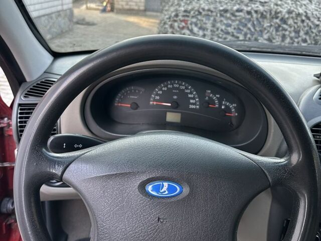 Красный ВАЗ 1117 Калина, объемом двигателя 0 л и пробегом 267 тыс. км за 1999 $, фото 4 на Automoto.ua