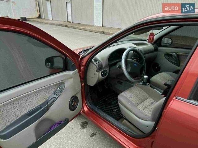 ВАЗ 1117 Калина 2006 в Луцке на Automoto.ua Красный ВАЗ 1117 Калина, объемом двигателя 1.6 л и пробегом 220 тыс. км за 2000 $, фото 8 на Automoto.ua