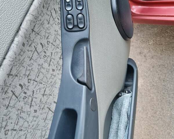 ВАЗ 1117 Калина 2006 в Луцке на Automoto.ua Красный ВАЗ 1117 Калина, объемом двигателя 1.6 л и пробегом 220 тыс. км за 2000 $, фото 3 на Automoto.ua