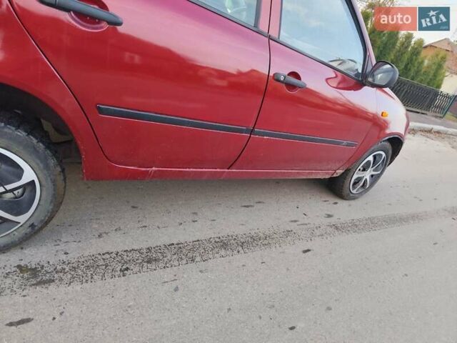 Червоний ВАЗ 1117 Калина, об'ємом двигуна 1.6 л та пробігом 250 тис. км за 1714 $, фото 6 на Automoto.ua