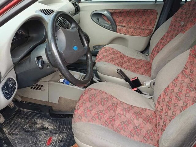 Красный ВАЗ 1117 Калина, объемом двигателя 1.6 л и пробегом 190 тыс. км за 2150 $, фото 3 на Automoto.ua