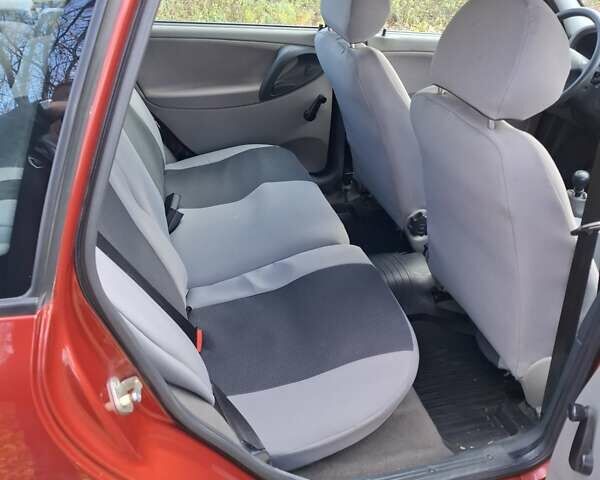 Червоний ВАЗ 1117 Калина, об'ємом двигуна 1.39 л та пробігом 46 тис. км за 3700 $, фото 6 на Automoto.ua