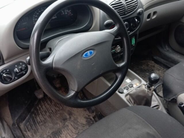 Червоний ВАЗ 1117 Калина, об'ємом двигуна 1.4 л та пробігом 86 тис. км за 2800 $, фото 4 на Automoto.ua