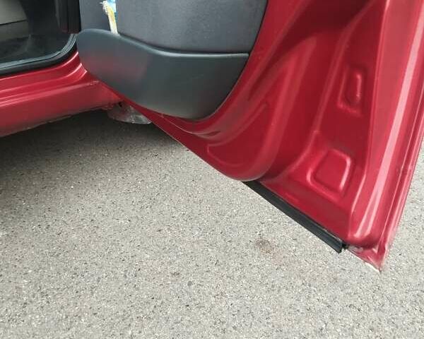 Красный ВАЗ 1117 Калина, объемом двигателя 1.39 л и пробегом 205 тыс. км за 2700 $, фото 13 на Automoto.ua