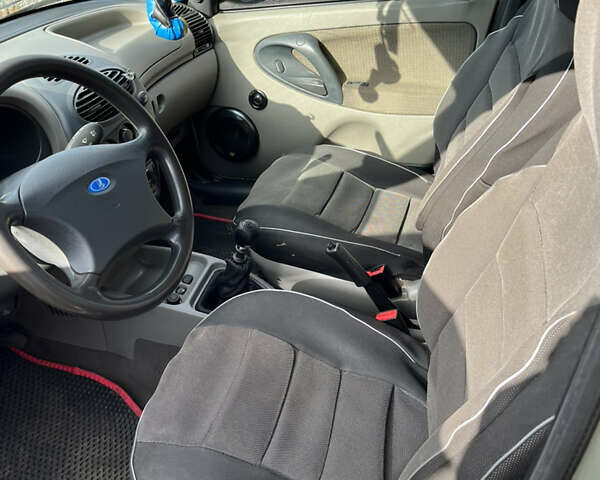 Жовтий ВАЗ 1117 Калина, об'ємом двигуна 1.39 л та пробігом 193 тис. км за 2500 $, фото 7 на Automoto.ua