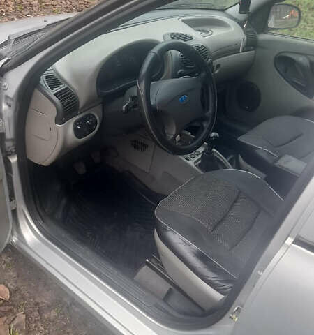 Серый ВАЗ 1117 Калина, объемом двигателя 1.6 л и пробегом 215 тыс. км за 1500 $, фото 6 на Automoto.ua