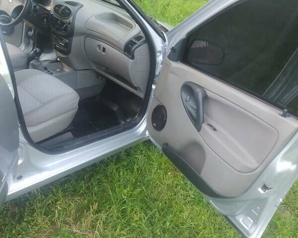 Сірий ВАЗ 1117 Калина, об'ємом двигуна 1.4 л та пробігом 211 тис. км за 2800 $, фото 3 на Automoto.ua