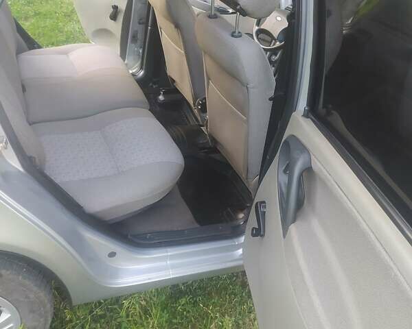 Сірий ВАЗ 1117 Калина, об'ємом двигуна 1.4 л та пробігом 211 тис. км за 2800 $, фото 4 на Automoto.ua