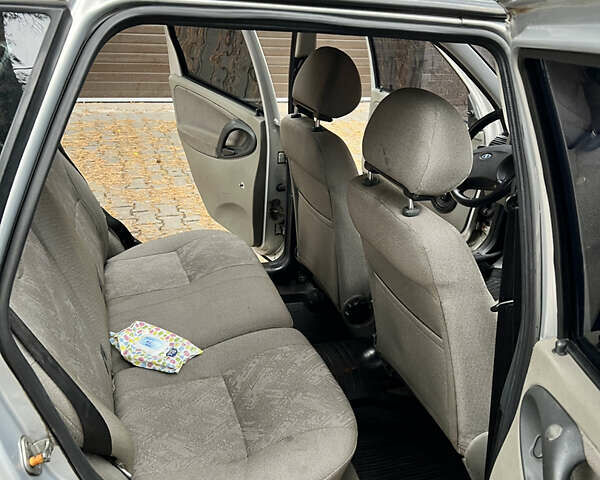 Серый ВАЗ 1117 Калина, объемом двигателя 1.39 л и пробегом 232 тыс. км за 2800 $, фото 12 на Automoto.ua