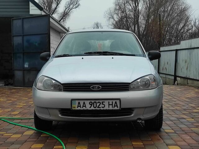 Сірий ВАЗ 1117 Калина, об'ємом двигуна 1.6 л та пробігом 200 тис. км за 2000 $, фото 3 на Automoto.ua