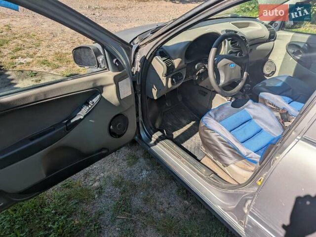 Сірий ВАЗ 1117 Калина, об'ємом двигуна 1.6 л та пробігом 250 тис. км за 1550 $, фото 2 на Automoto.ua