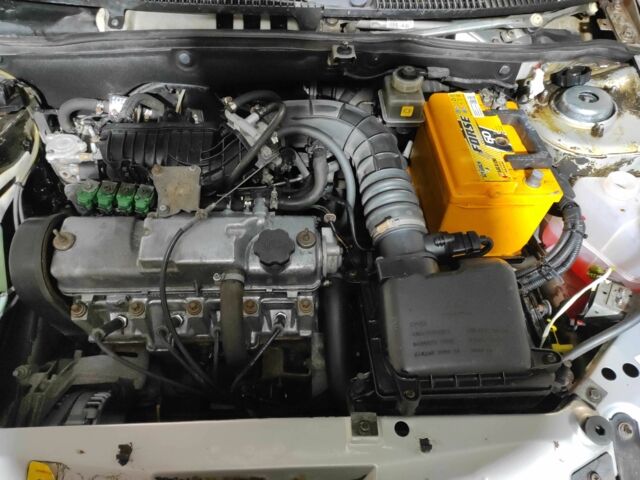 Сірий ВАЗ 1117 Калина, об'ємом двигуна 1.6 л та пробігом 200 тис. км за 2000 $, фото 8 на Automoto.ua