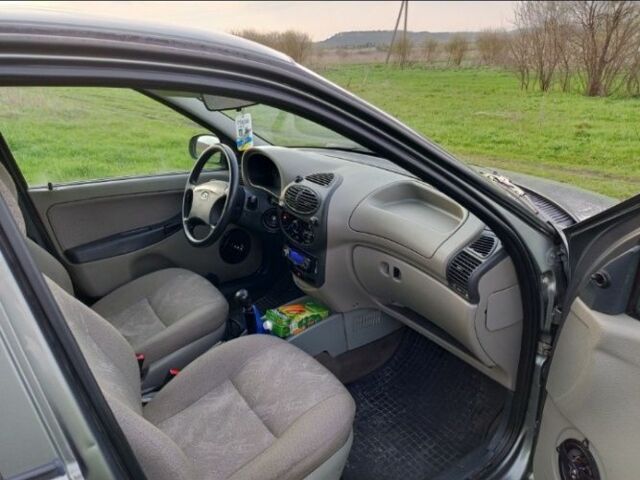 Серый ВАЗ 1117 Калина, объемом двигателя 1.4 л и пробегом 150 тыс. км за 1350 $, фото 1 на Automoto.ua