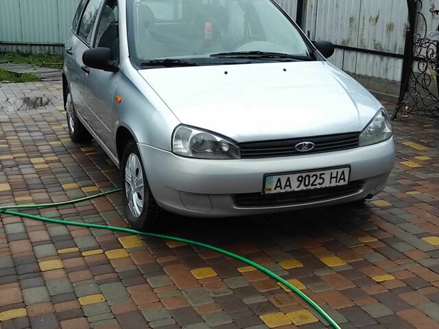 Сірий ВАЗ 1117 Калина, об'ємом двигуна 1.6 л та пробігом 200 тис. км за 2000 $, фото 2 на Automoto.ua