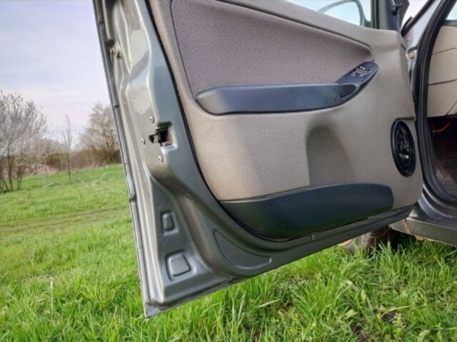 Серый ВАЗ 1117 Калина, объемом двигателя 1.4 л и пробегом 150 тыс. км за 1350 $, фото 3 на Automoto.ua