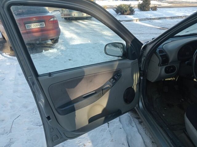 Сірий ВАЗ 1117 Калина, об'ємом двигуна 1.6 л та пробігом 220 тис. км за 1950 $, фото 6 на Automoto.ua